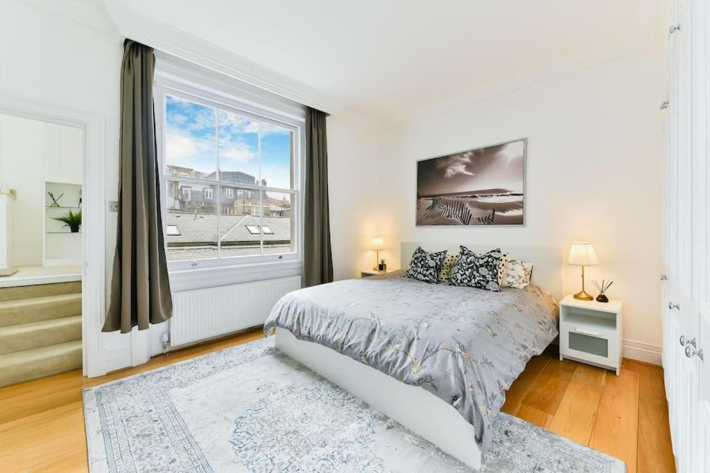 Knightsbridge Stylish Two Bedroom Apartment London Bagian luar foto