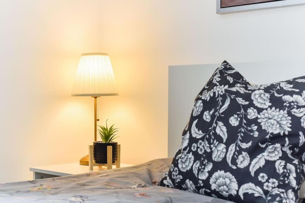 Knightsbridge Stylish Two Bedroom Apartment London Bagian luar foto