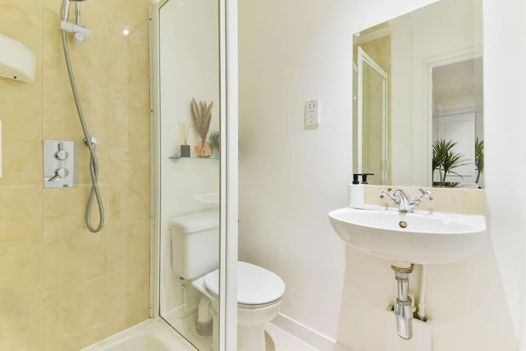 Knightsbridge Stylish Two Bedroom Apartment London Bagian luar foto